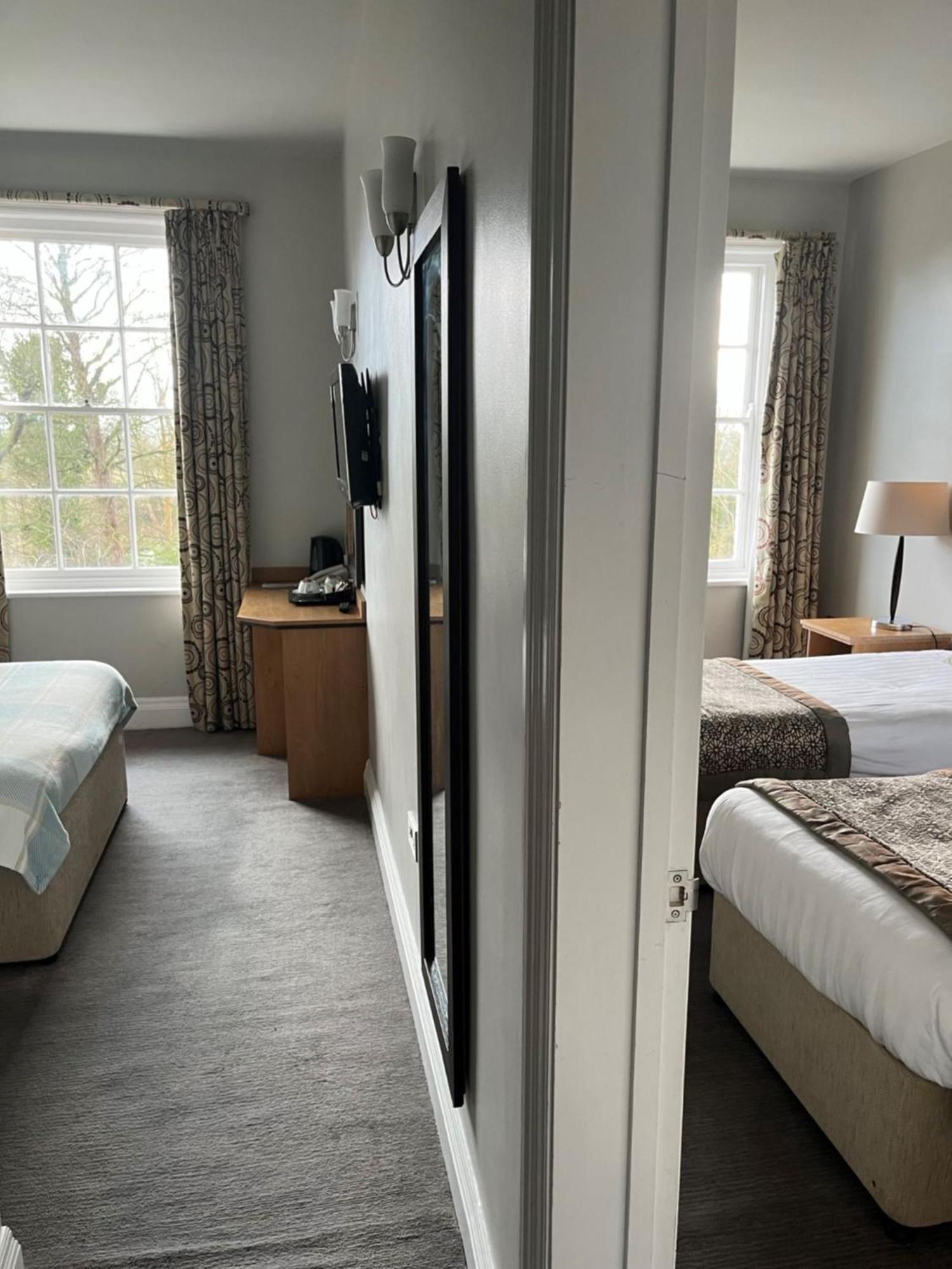 The Riverside House Hotel Mildenhall Exterior foto